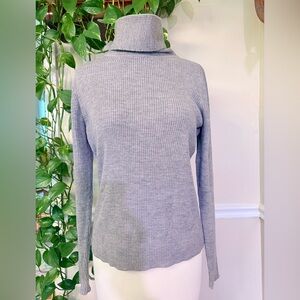 Valerie separates 100% merino wool Gray Women's Turtleneck Sweater Medium